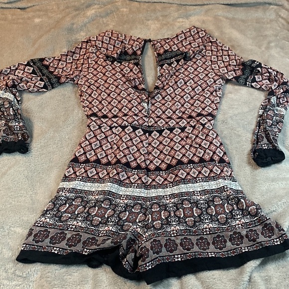 Wild Blue Sadie Robertson Romper - Picture 7 of 7